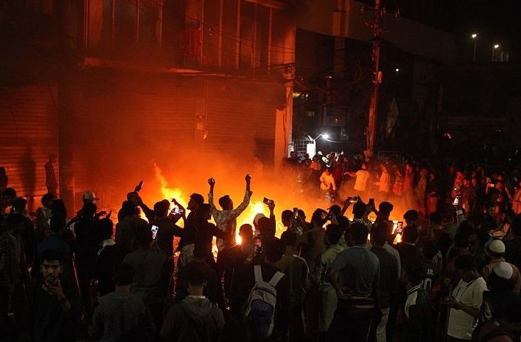 नहीं थम रही बांग्लादेश में हिंदुओं पर हिंसा, 23 वर्षीय सो रहे युवक को जिंदा जलाया